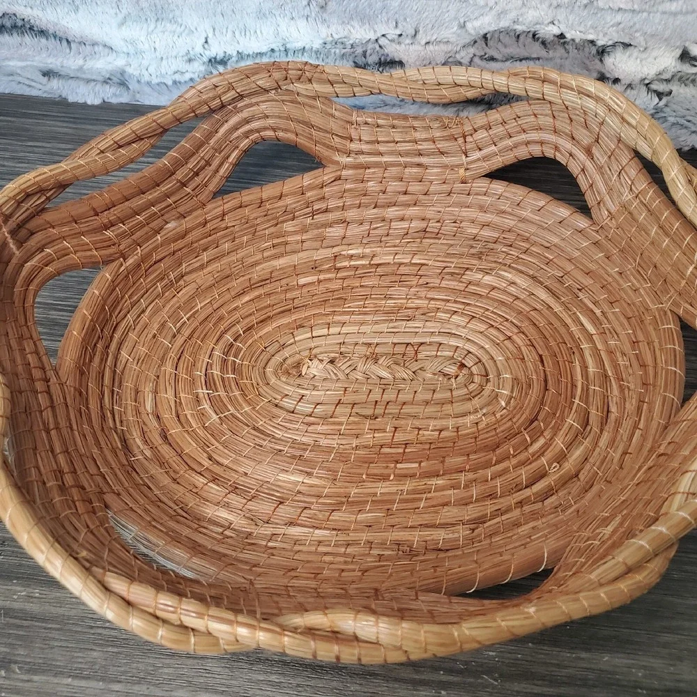BEAUTIFUL Oaxacan Oval Pine Needle Basket Peek-a-boo‎ 6 Wave Loops